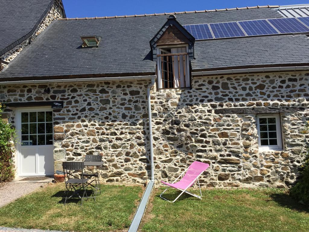 Gites Au Clos Du Lit Saint-Aaron エクステリア 写真