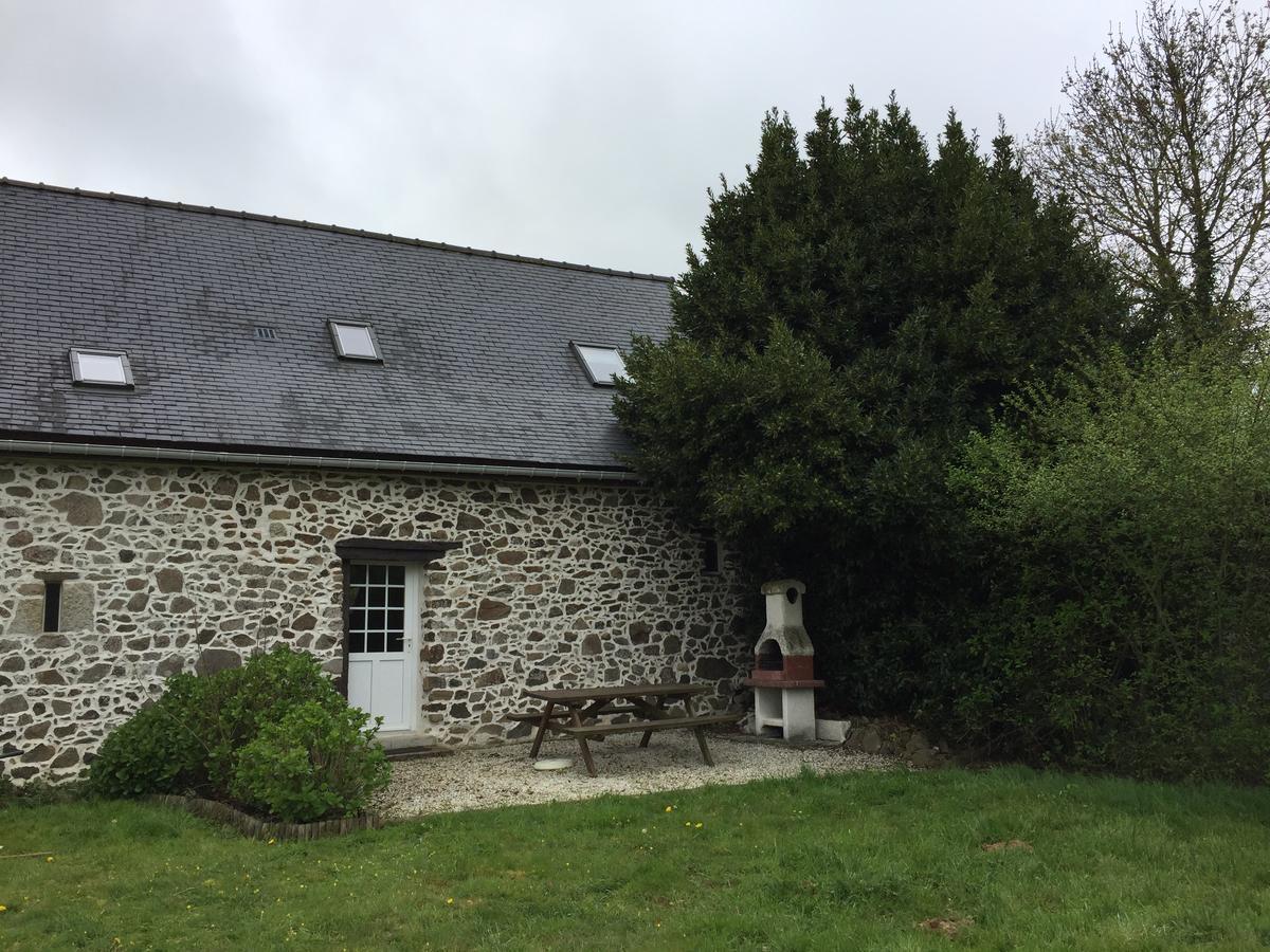 Gites Au Clos Du Lit Saint-Aaron エクステリア 写真