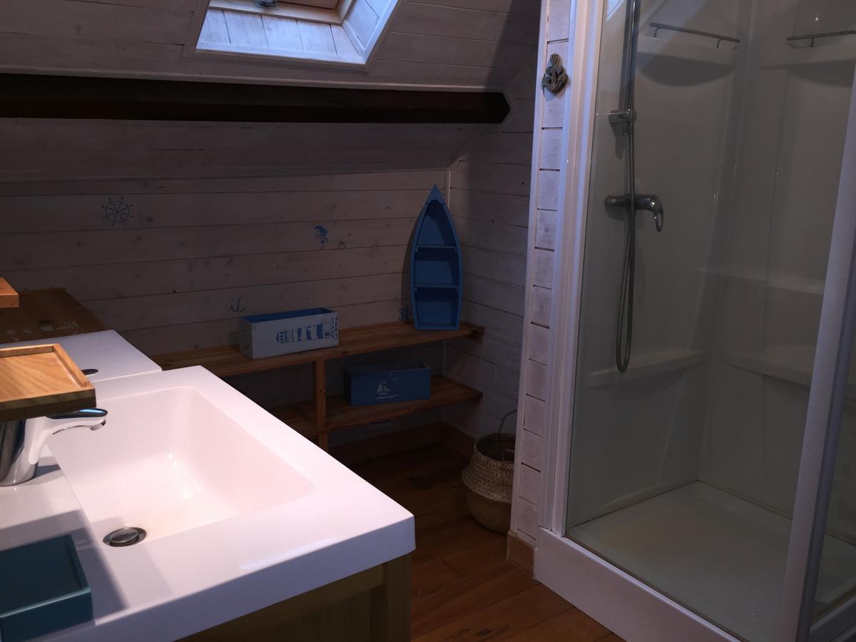 Gites Au Clos Du Lit Saint-Aaron エクステリア 写真